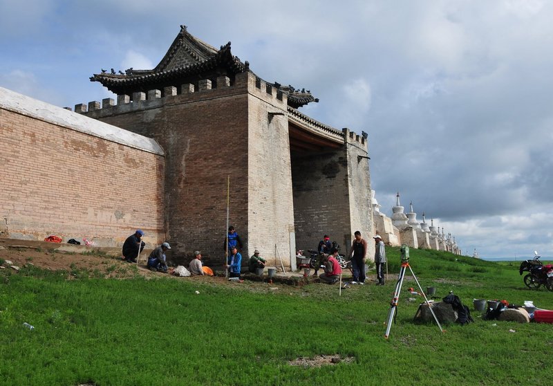 Excavation at the walls of Erdene Zuu monastery